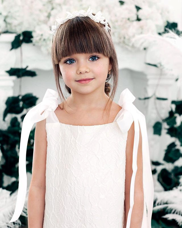 Cô bé 6 tuổi nổi đình đám tại Nga vì xinh như thiên thần